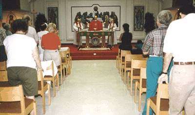 Misa durante nuestra primera escuela
